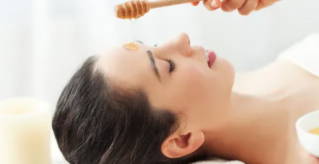 Photo of चुटकियों में ग्लोइंग त्वचा पाने के लिए शहद से ऐसे करें फेशियल