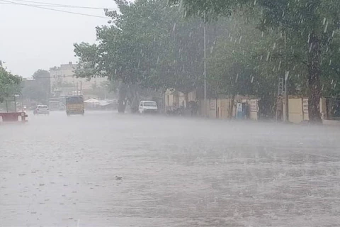 Photo of यूपी के 32 जिलों में भारी बारिश की संभावना, जानें दिल्ली-बिहार का हाल