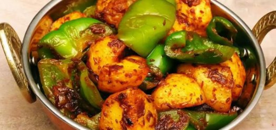Photo of आज ही बनाए स्वादिष्ट आलू और शिमला मिर्च की सब्जी