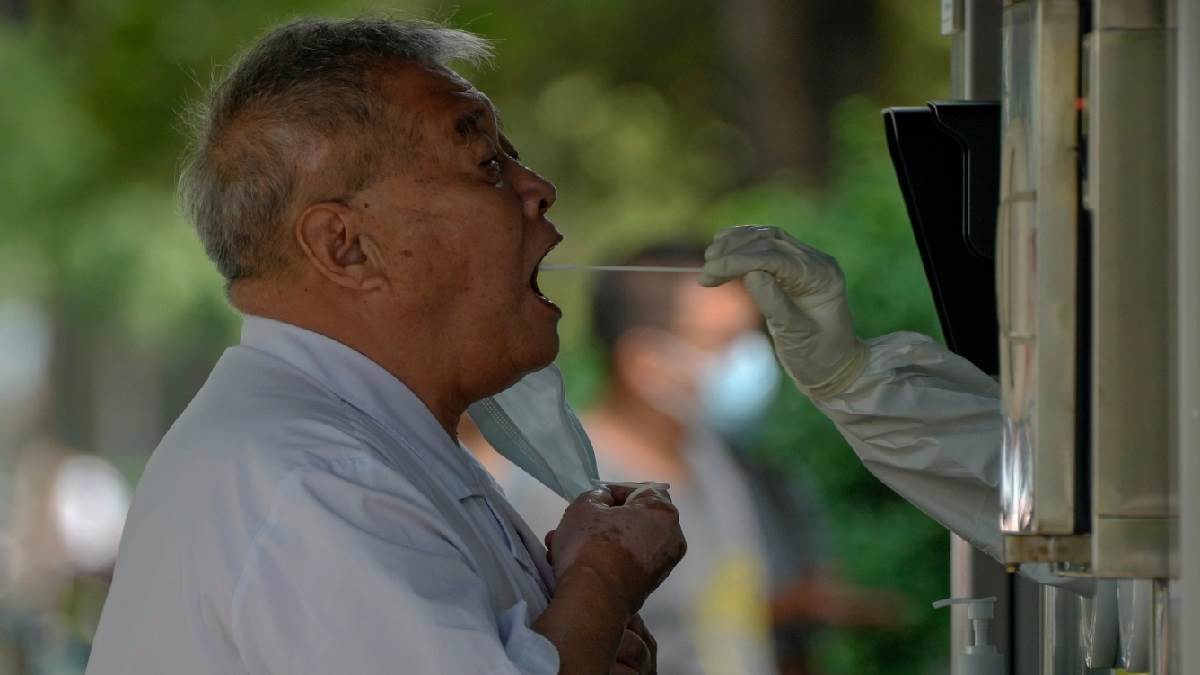 Photo of  देश में कोरोना के मामलों में फिर हुई बढ़ोतरी, बीते 24 घंटे में 10,649 नए मामले आए सामने