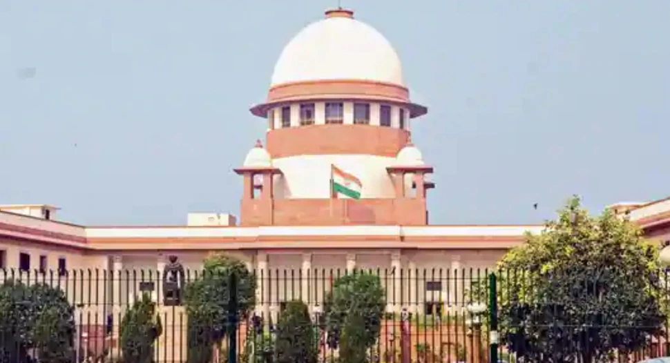 Photo of SC ने तलाक़-ए-हसन पीड़ित बेनजीर हिना की याचिका पर सुनवाई करते हुए कही ये बड़ी बात