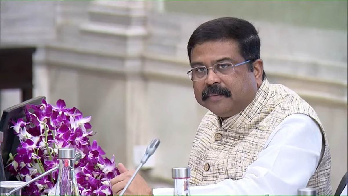 Photo of केंद्रीय शिक्षा मंत्री धर्मेंद्र प्रधान ने कहा-राष्ट्रीय शिक्षा नीति में सभी भारतीय भाषाओं को दी गई राष्ट्रीय भाषाओं के रूप में मान्यता