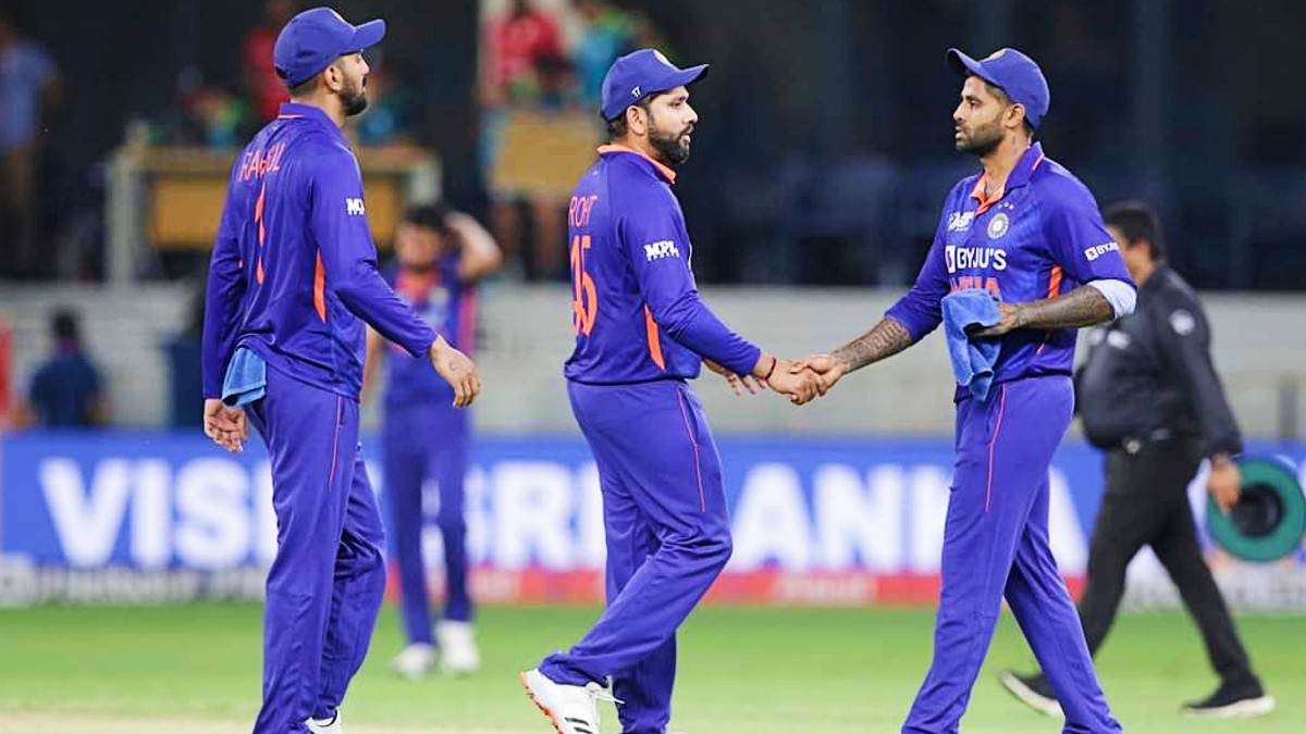 Photo of पूर्व कप्तान सुनील गावस्कर ने कहा-अगर फॉर्म में नहीं लौटा ये भारतीय स्टार तो विश्व कप टीम में जगह नहीं मिलनी चाहिए