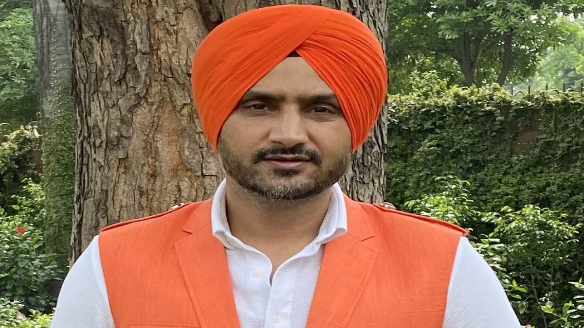 Photo of भारतीय क्रिकेटर हरभजन सिंह ने टीम के सेलेक्शन को लेकर किए ये सवाल, कार्तिक को लेकर दी बड़ी प्रतिक्रिया