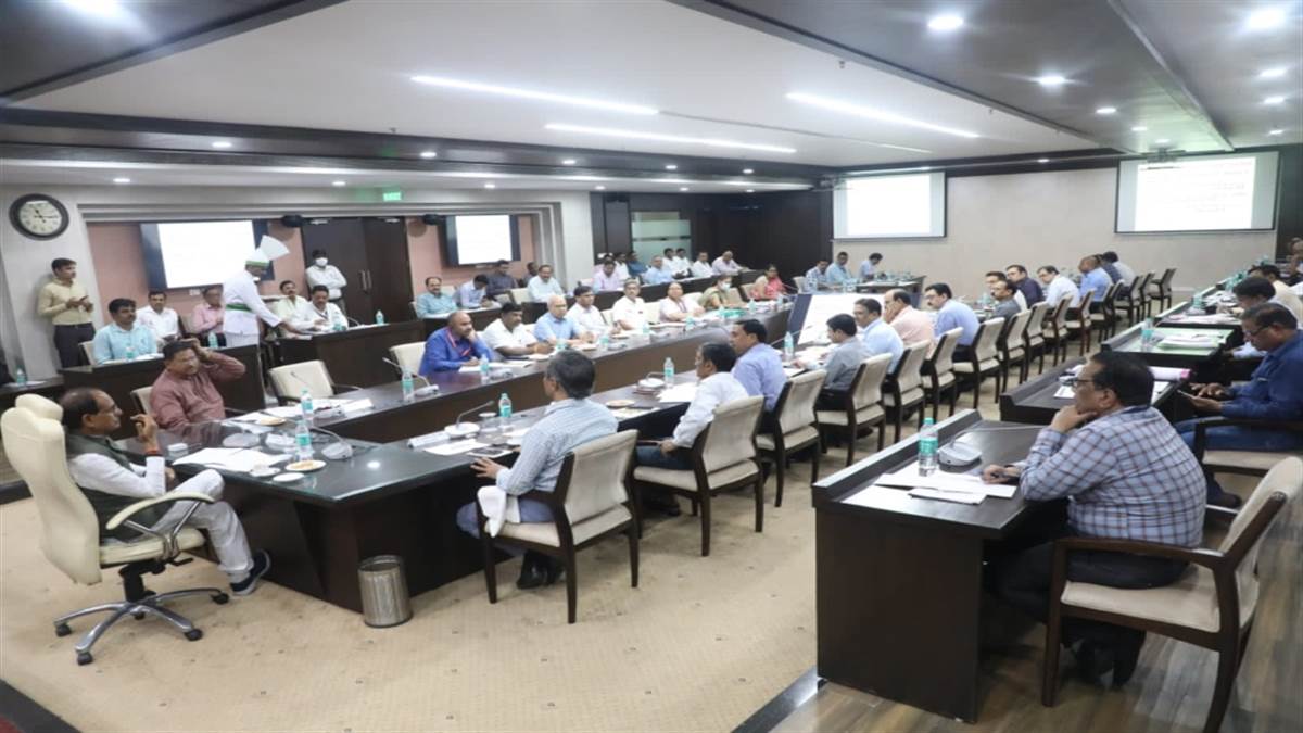 Photo of देश में तेजी से फैल रही लंपी बीमारी को लेकर सीएम शिवराज ने की आपात बैठक.. 