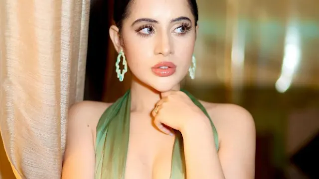 Photo of इस बार फिर उर्फी जावदे ने अपने नए लुक से उड़ाए सबके होश, देखे वीडियो