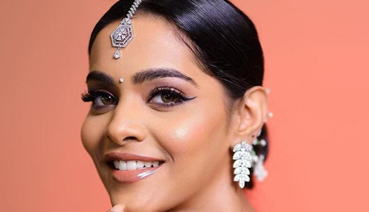 Photo of 30 साल की मॉडल ने लगाई फांसी, सुसाइड नोट में लिखा…