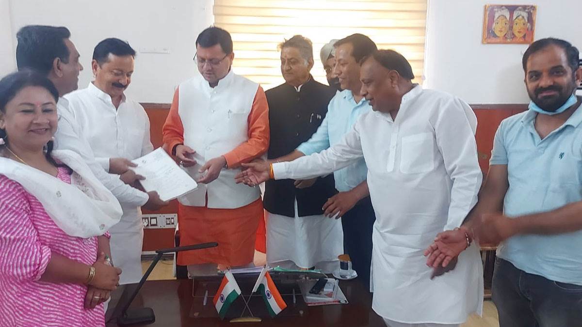 Photo of कांग्रेस प्रतिनिधिमंडल ने की CM पुष्कर सिंह धामी से मुलाकात, करन माहरा ने कही ये बड़ी बात