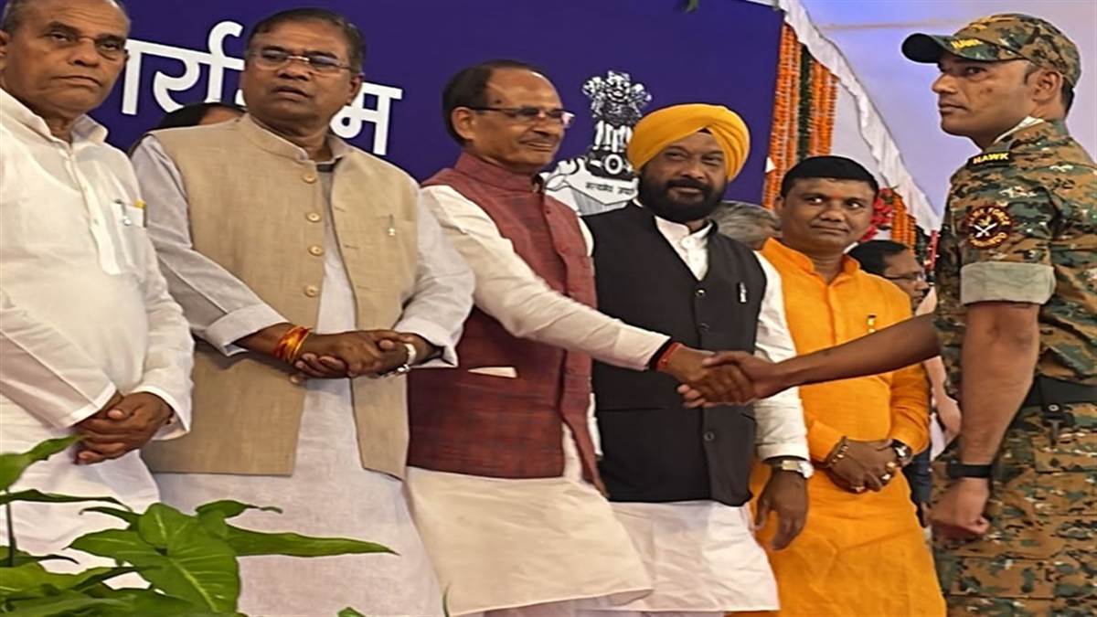 Photo of जनता की सेवा में समर्पित भाव से कार्य करने वाले सभी जवानों का हृदय से आभार प्रकट करता हूं: CM शिवराज सिंह चौहान