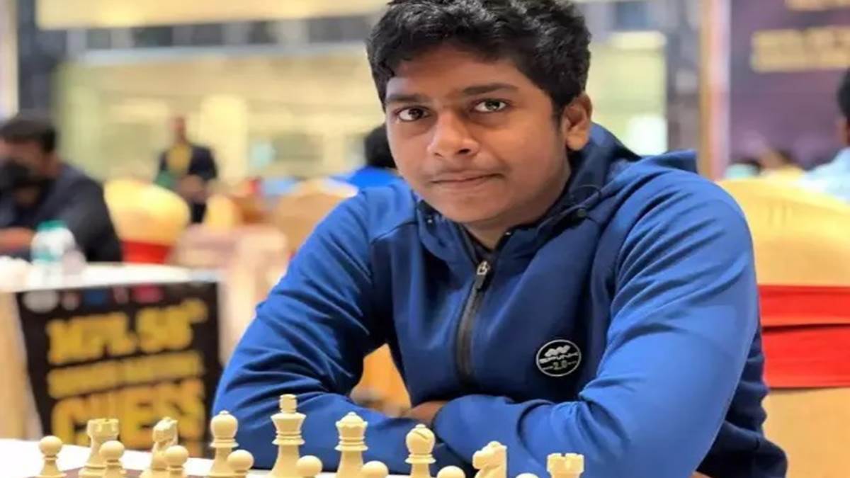 Photo of बेंगलुरू:15 वर्षीय शतरंज खिलाड़ी प्रणव आनंद बने भारत के 76वें ग्रैंड मास्टर..