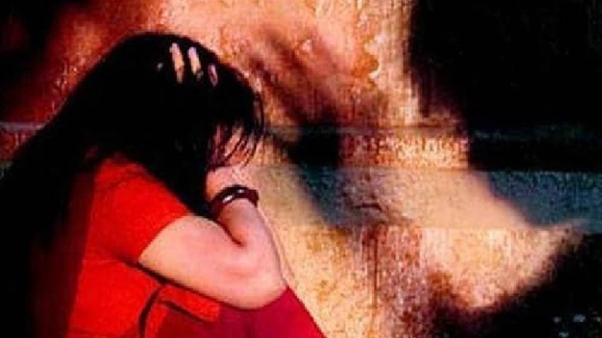 Photo of रावतपुर में छात्रा को हास्टल से बुलाकर युवक ने नशीली चाय पिलाकर किया दुष्कर्म