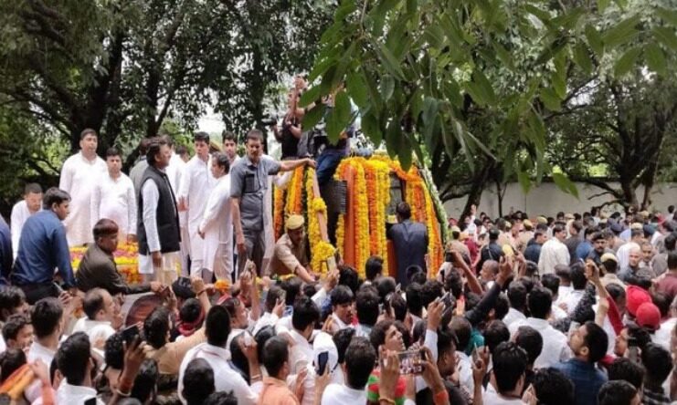 Photo of समाजवादी पार्टी के संस्थापक मुलायम सिंह यादव पंचतत्व में विलीन