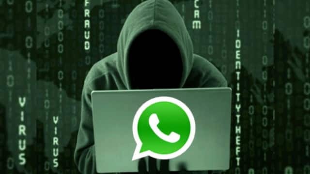 Photo of हर पल आपकी जासूसी कर रहा WhatsApp, तुरंत बंद करें इसे इस्तेमाल करना..