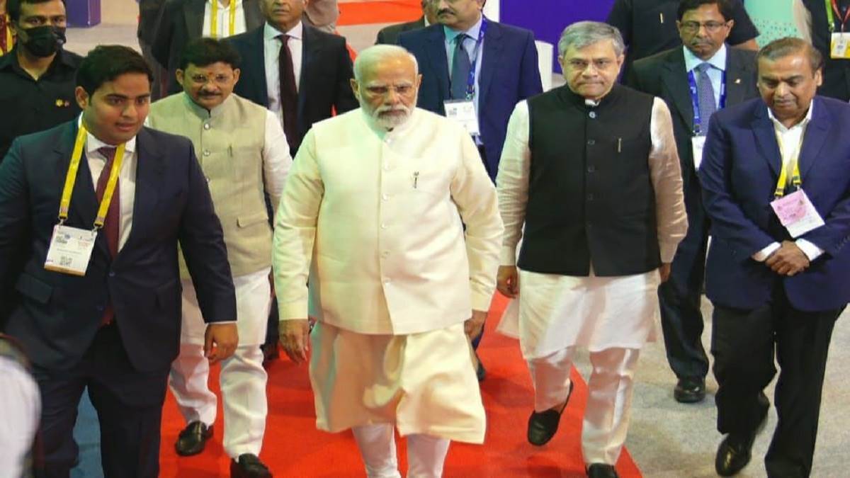 Photo of आज देश में 5G दूरसंचार सेवाओं की शुरुआत करेंगे PM मोदी, साथ में मुकेश अंबानी भी हैं मौजूद