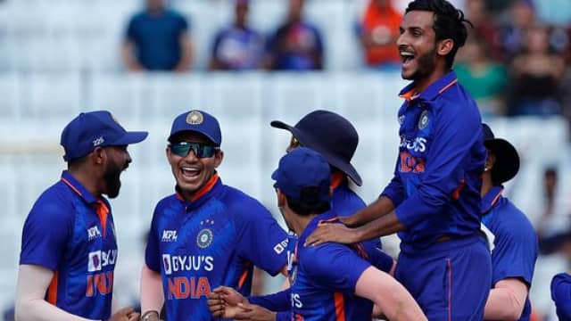 Photo of शहबाज अहमद वनडे में डेब्यू करने वाले भारत के 247वें क्रिकेटर बने