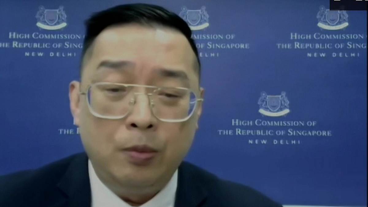 Photo of गुजरात में हुआ बड़ा हादसा, केबल से बना ब्रिज टूटने से 141 लोगों की मौत, सिंगापुर के उच्चायुक्त ने जताया दुख