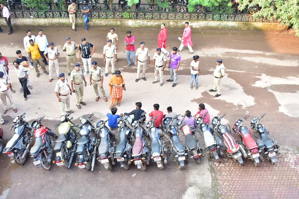 Photo of छत्तीसगढ़: वाहन चोर गिरोह का पर्दाफाश, 6 गिरफ्तार