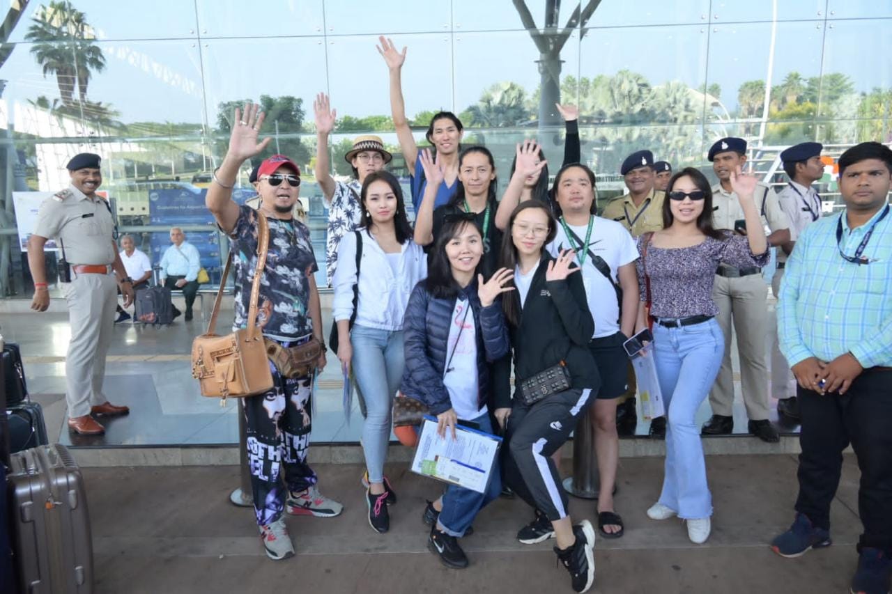 Photo of राष्ट्रीय आदिवासी नृत्य महोत्सव में आए विदेशी मेहमानों का लौटना शुरू