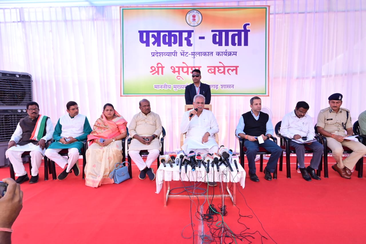 Photo of भूपेश ने संविधान के प्रावधानों के अनुसार आरक्षण दिलाने का दिया भरोसा