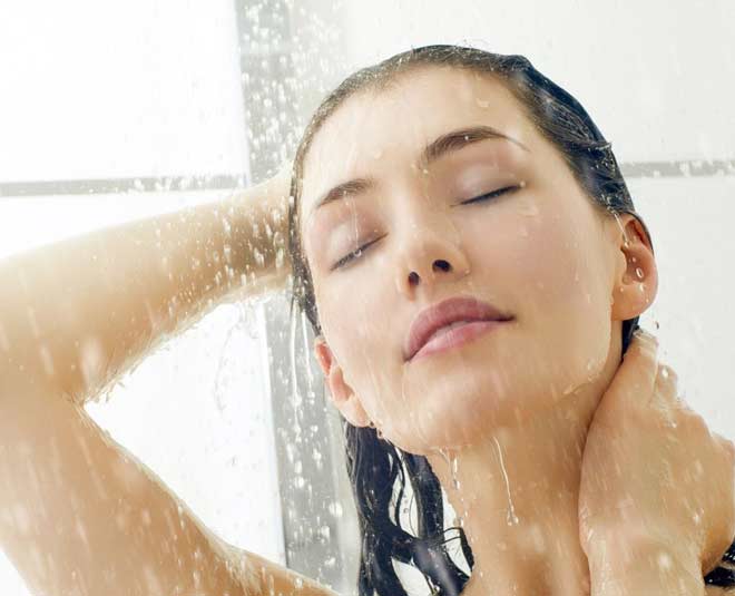 Photo of रूखी त्वचा की समस्या से है परेशान, तो नहाने से पहले रोज़ाना करे ये काम..