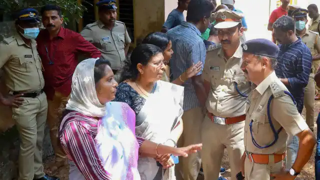 Photo of 6 साल के मासूम बच्चे की बलि चढ़ाने की कोशिश में पुजारी समेत दो लोगों को हुए गिरफ्तार