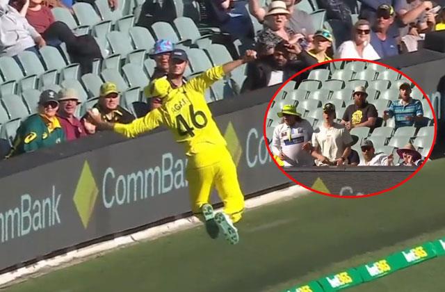 Photo of मलान के इस शॉट को रोकने के लिए एगर ने हवा में  छलांग लगाते हुए की ऐसी फील्डिंग जिसे देख दंग रह गए दर्शक..