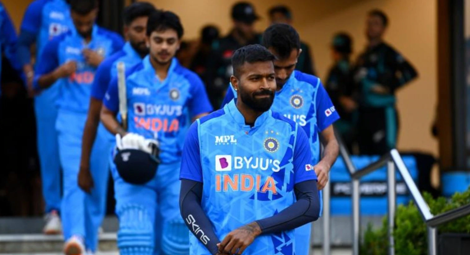 Photo of अपने फ्लॉप प्रदर्शन के चलते भारतीय टीम पर बोझ बना ये खिलाड़ी, तीसरे टी20 में टीम से बाहर करेंगे कप्तान हार्दिक पांड्या