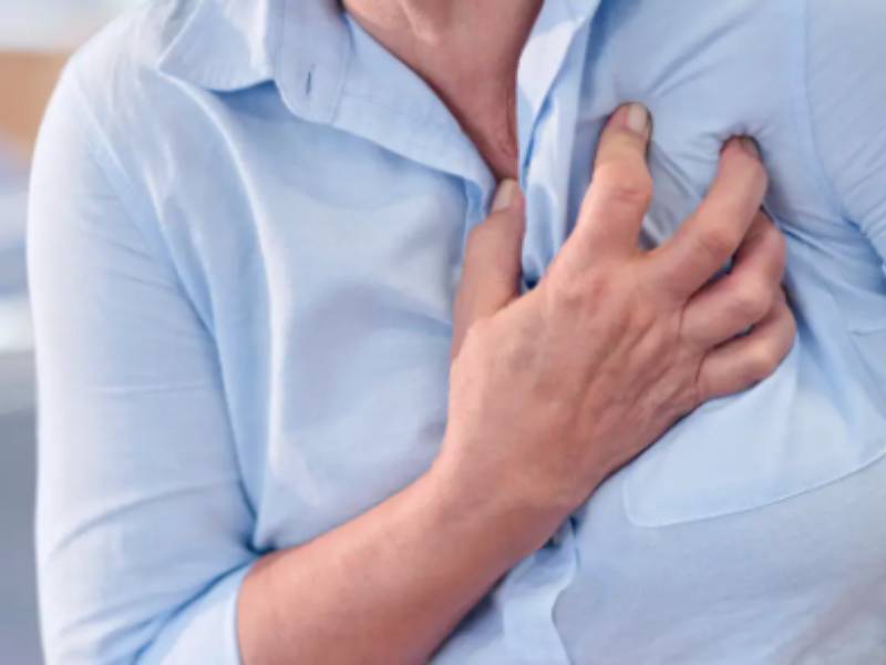 Photo of जाने कार्डियक अरेस्ट और हार्ट अटैक में क्या है अंतर और इनके लक्षणों के बारे में..