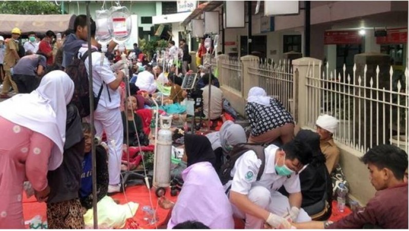 Photo of इंडोनेशिया की राजधानी जकार्ता में आए तेज भूकंप से 00 से भी अधिक लोग घायल, 162 की मौत..