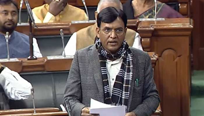 Photo of मनसुख मांडविया ने कहा-महामारी अभी खत्म नहीं हुई है,  प्रिकॉशन डोज लगाने के बाद… 