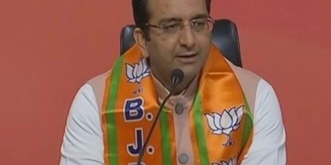 Photo of भाजपा ने कहा कि भारतीय राजनीति के इतिहास में गांधी परिवार सबसे भ्रष्ट है..