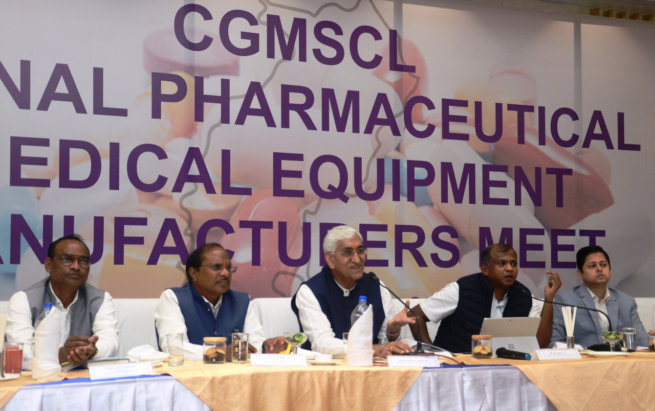 Photo of  मेडिकल कॉलेज से अस्पतालों तक पर्याप्त दवाईयों की उपलब्धता जरूरी-  सिंहदेव