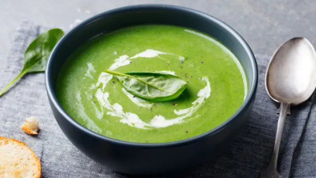 Photo of सर्दियों के मौसम में जरुर पिएं हेल्दी पालक का सूप