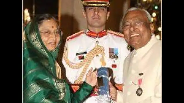 Photo of देश के मशहूर चर्म निर्यातक मिर्जा इंटरनेशनल के चेयरमैन इरशाद मिर्जा का निधन..