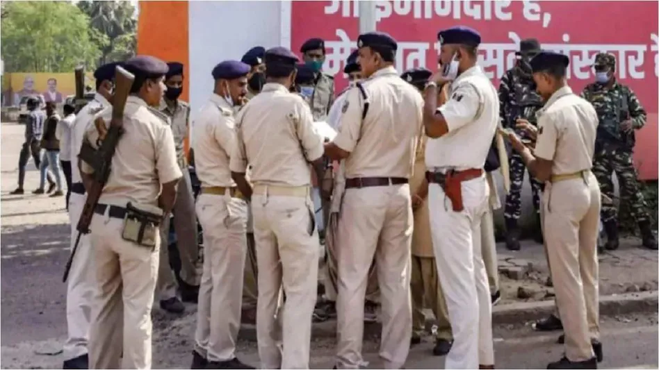 Photo of जमीनी विवाद को लेकर चचेरे भाई की हत्या, दोस्तों संग भाई ने ली कटे सिर के साथ सेल्फी