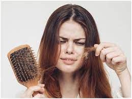 Photo of अगर तेजी से झड़ रहे आपके बाल तो खाना शुरू कर दें ये सुपरफूड्स..