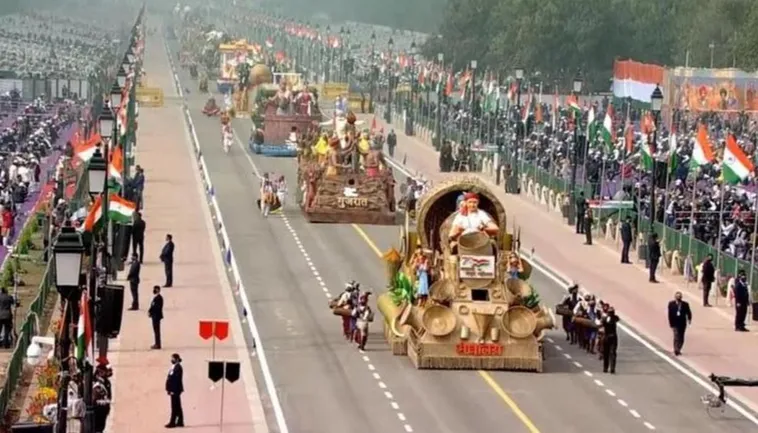 Photo of परेड में निकलने वाली झांकियां भी देश की ताकत और संस्कृति को दर्शाती है, आइए इस खास दिन की तस्वीरें देखें..