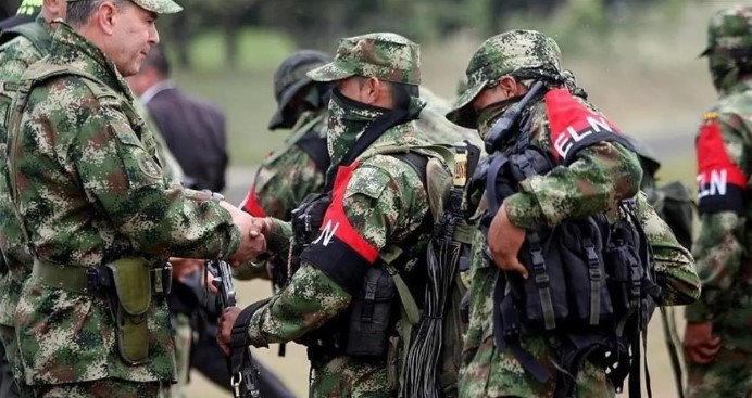 Photo of कोलंबिया में FARC के पूर्व सदस्यों और ELN के विद्रोहियों के बीच हुए संघर्ष के दौरान 11 लड़ाकों की मौत..