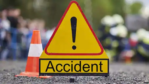 Photo of रोहतास के शिवसागर थाना क्षेत्र में यात्रियों से भरी बस सड़क हादसे का शिकार, दो यात्रियों की मौके पर मौत..