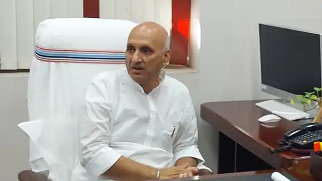 Photo of शिक्षा मंत्री चंद्रशेखर के रामचरितमानस पर दिए गए विवादित बयान से मचा सियासी बवाल..