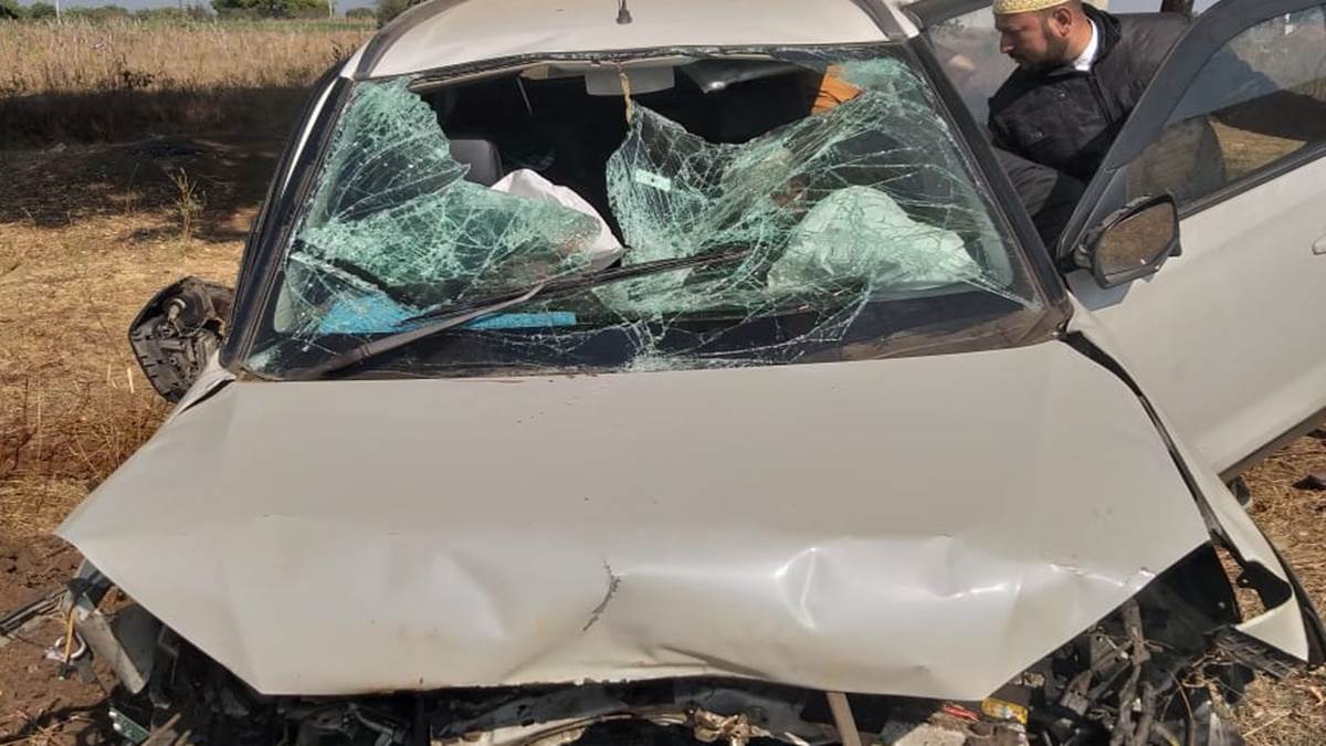 Photo of शादी से लौट रहे महू के दो व्यापारियों की सड़क दुर्घटना में हुई मौत..