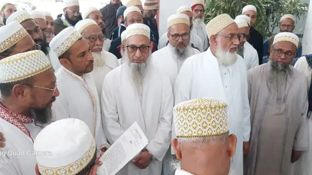 Photo of मध्य प्रदेश में दरगाह की जमीन पर जबरन पूजा करने का मामला आया सामने, 100 से अधिक लोगों पर केस दर्ज… 