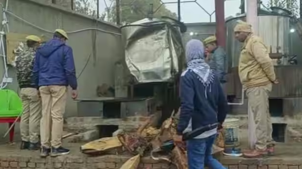 Photo of कन्नौज: इत्र कारखाने का स्टीम बॉयलर फटने से हुए बड़े हादसे में तीन लोग घायल..