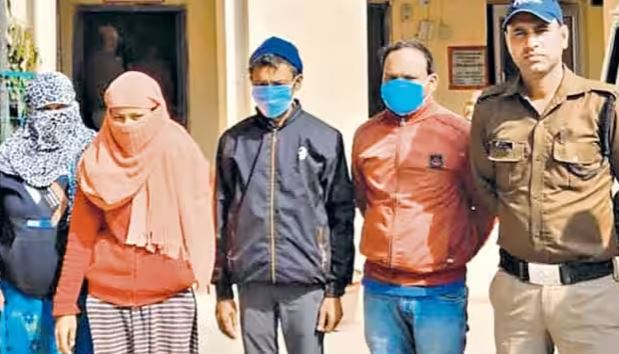 Photo of अपने रिश्ते को कलंकित करते हुए मां ने किया दूधमुंहे बेटे का सौदा..