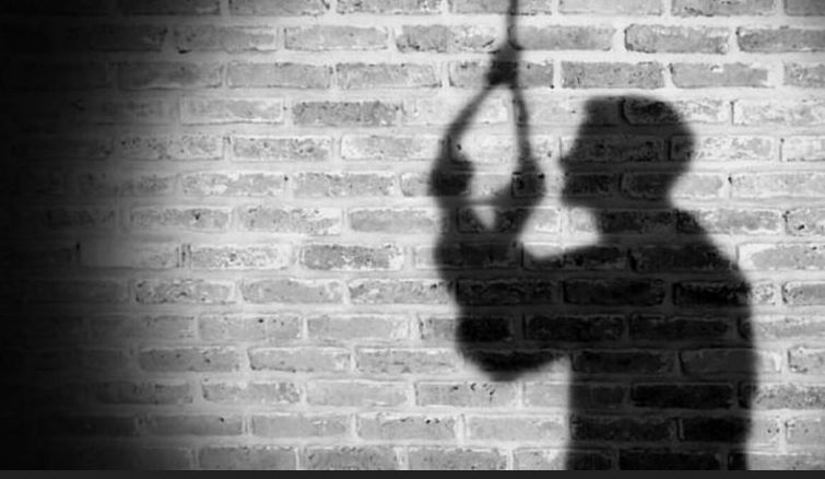 Photo of कानपुर: बीफार्मा छात्र ने फांसी लगाकर की खुदकुशी, जानें क्या थी वजह..