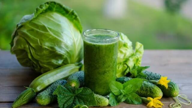 Photo of वेट लॉस से लेकर बीपी कंट्रोल और इम्यूनिटी बूस्ट करने में बेहद मददगार है पत्तागोभी का जूस