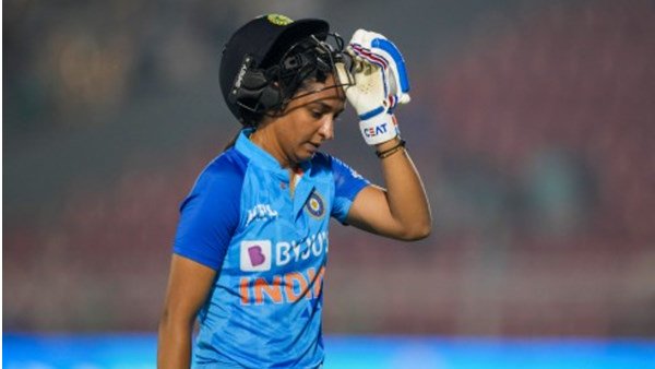 Photo of टी-20 विश्व कप के सेमीफाइनल में ऑस्ट्रेलिया के खिलाफ 5 रन से हार का सामना करना पड़ा..