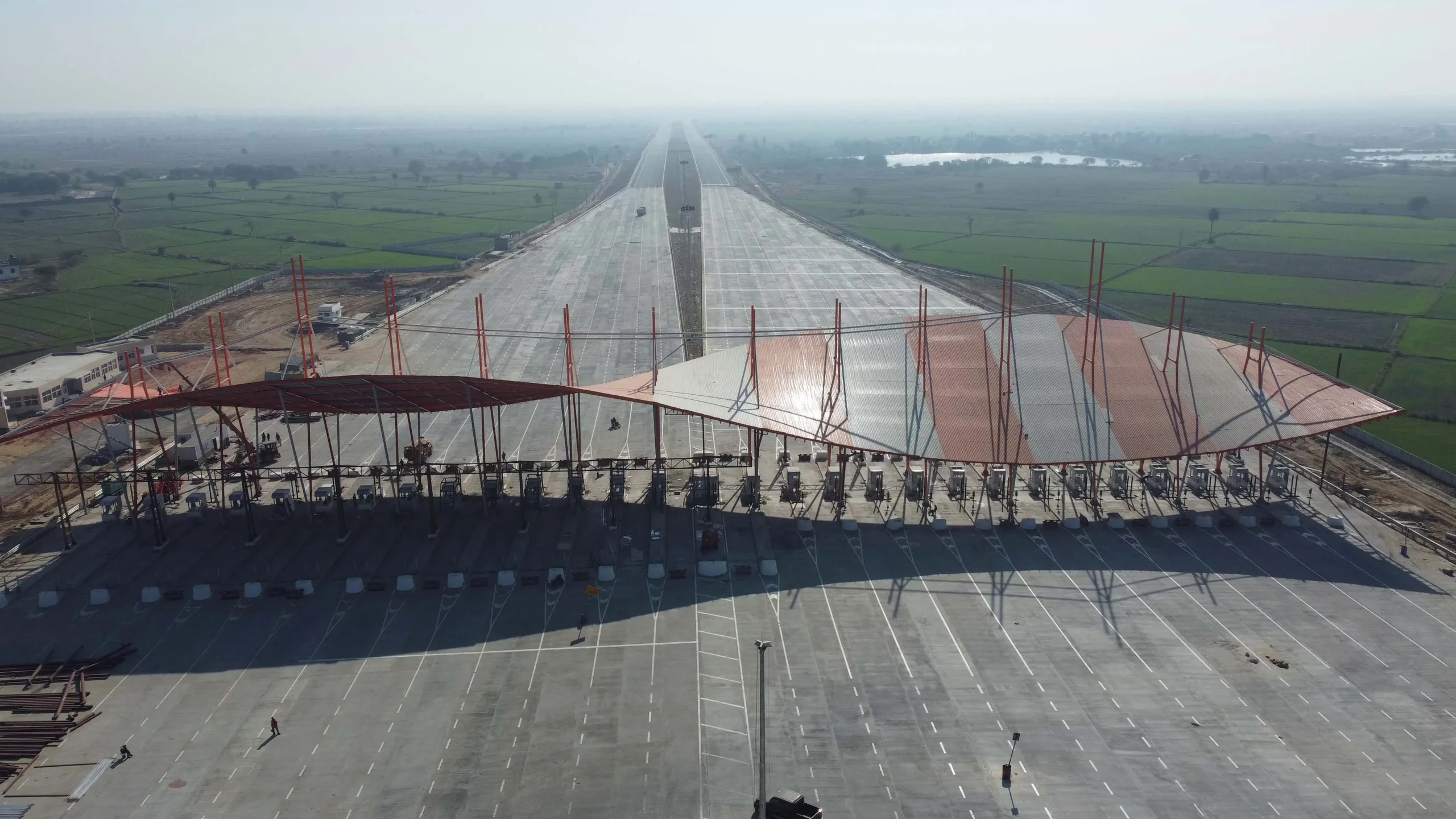 Photo of एनएचएआई ने 15 फरवरी (रात 12 बजे) से टोल वसूलने को दी मंजूरी…