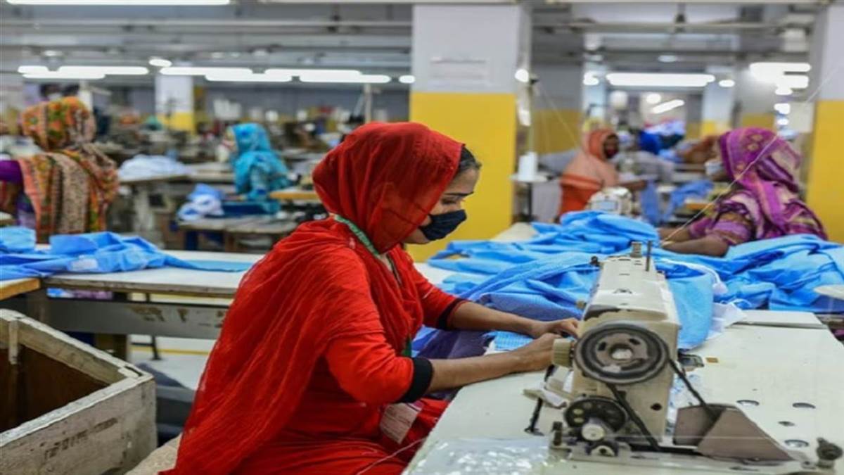 Photo of कर्नाटक विधानसभा ने महिलाओं को कारखानों में नाइट शिफ्ट में काम करने की दी अनुमति…