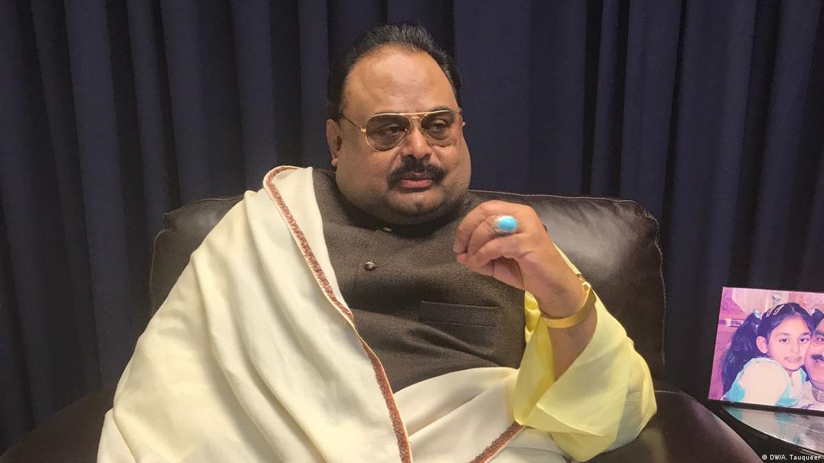 Photo of अल्ताफ हुसैन ने कहा है कि पाकिस्तान की बर्बादी के लिए भ्रष्ट नेता और सैन्य प्रशासक जिम्मेदार..